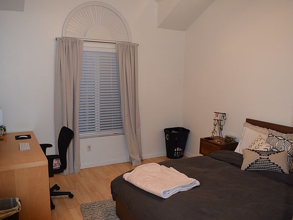 5th image of 260 Victoria St #31
