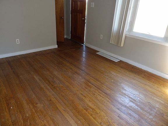 4th image of 1821 W 8th St