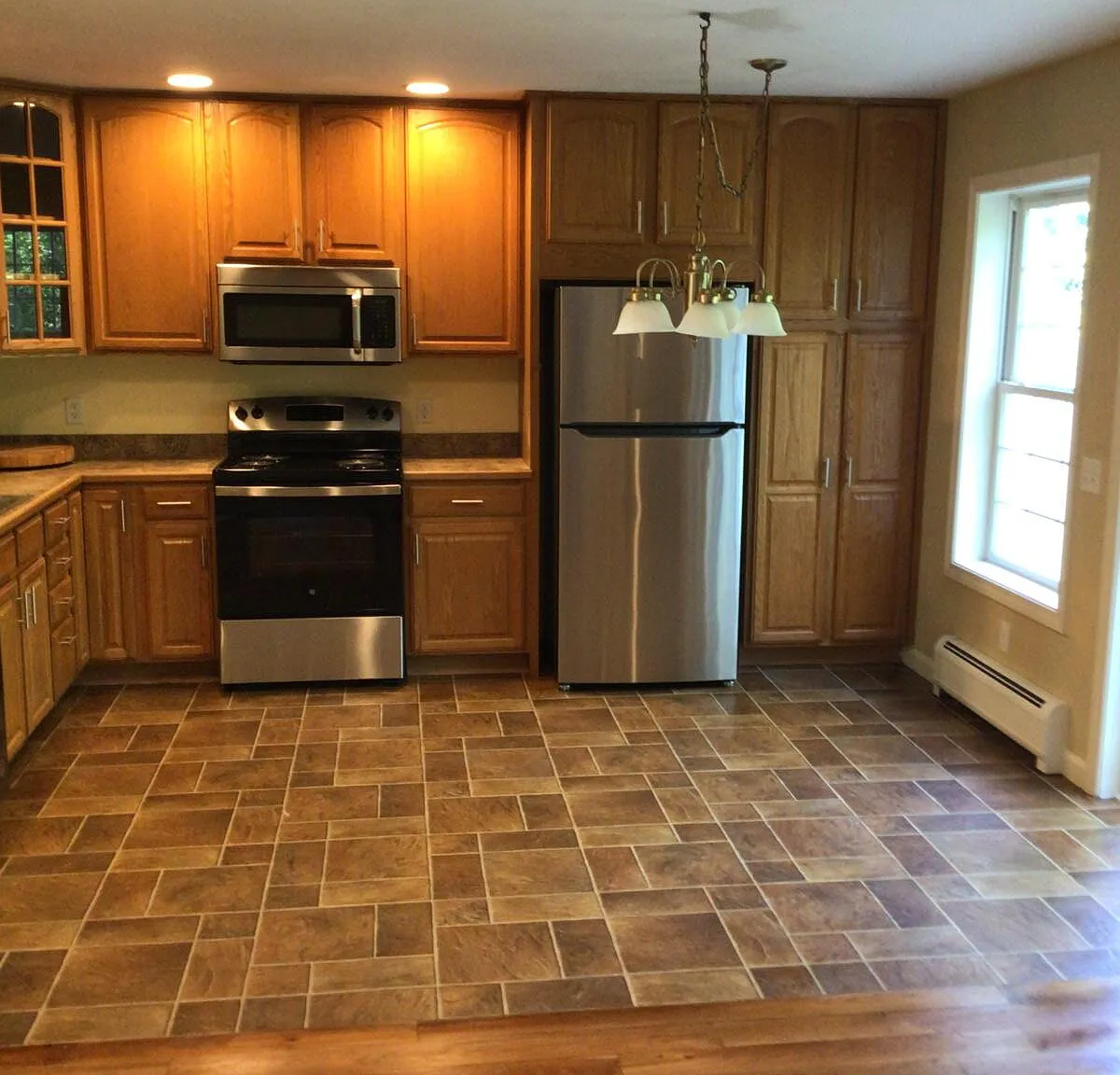 3 bed, 2.5 bath, $2,200 — Photo 2