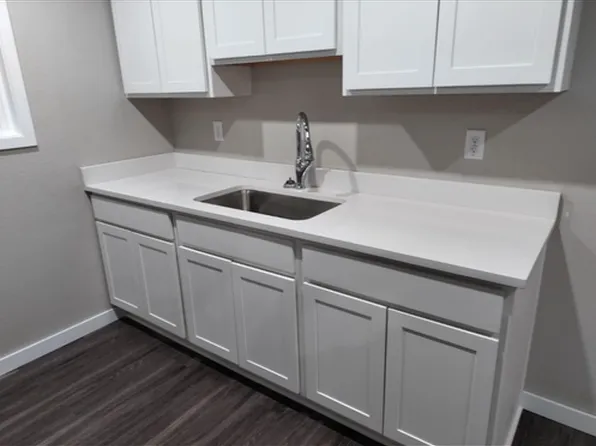 East Bremer Apartments, 3303 E Bremer Ave Unit 119, Waverly, IA 50677