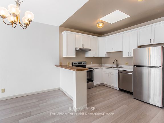 3rd image of 819 S Van Ness Ave #3