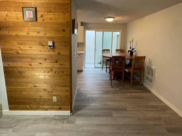 (undisclosed Address), Portland, OR 97202