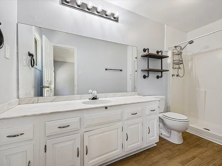1532 Christine Cv — Photo 16