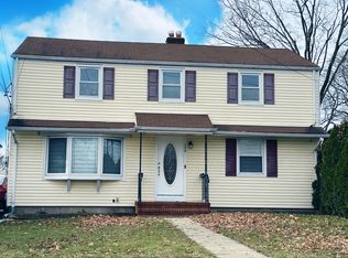 156 E 54th St FLOOR 2, Elmwood Park, NJ 07407