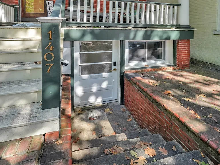 1407 King St #1 — Photo 2