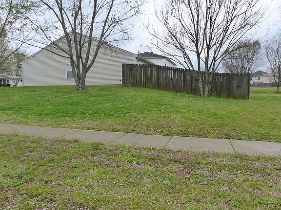 4th image of 2642 Sutherland Dr