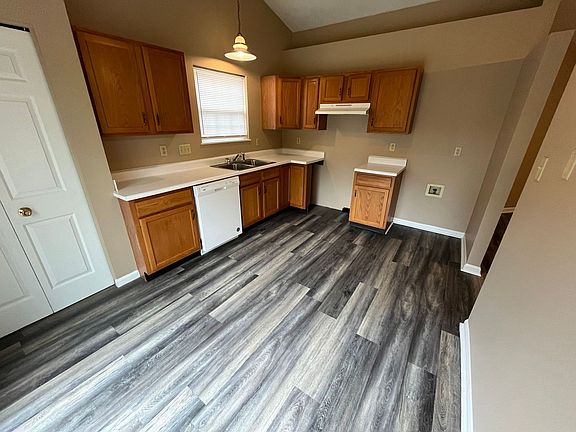 5th image of 905 Hathaway Dr