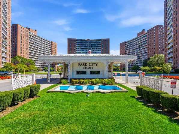 61-15 98th St #Sth, Rego Park, NY 11374