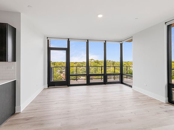 5th image of 7 Van Buren St #509