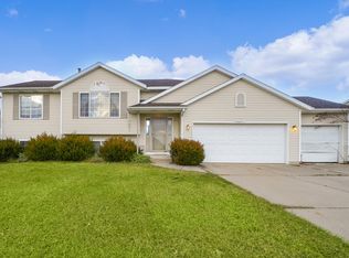 720 Wild Pond Ct, Middleville, MI 49333