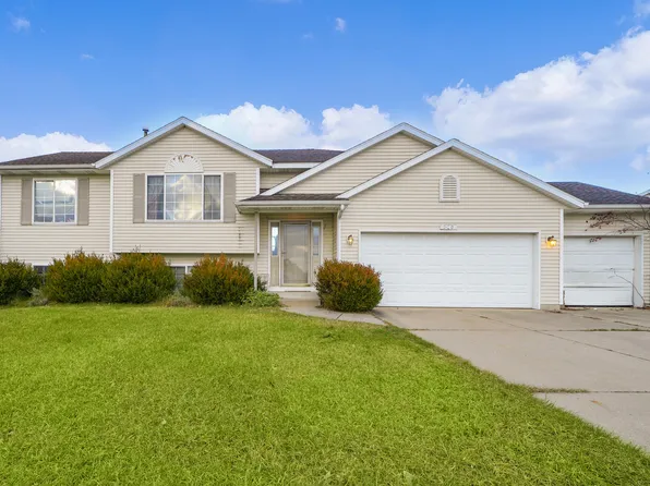 720 Wild Pond Ct, Middleville, MI 49333