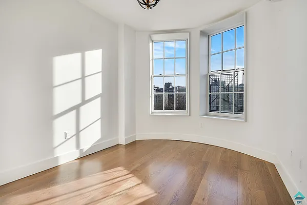 Rented by EXR | media 59