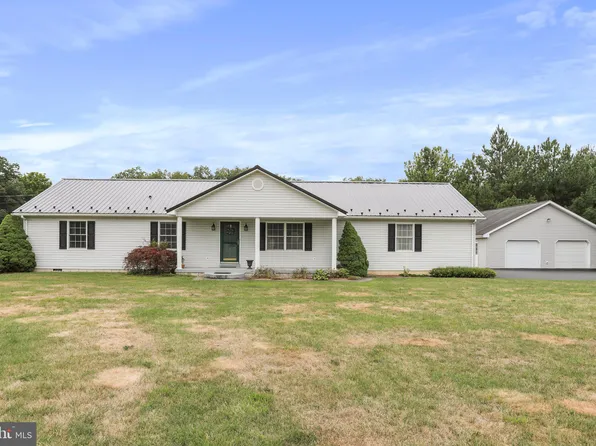 325 Tanglewood Dr, Old Fields, WV 26845