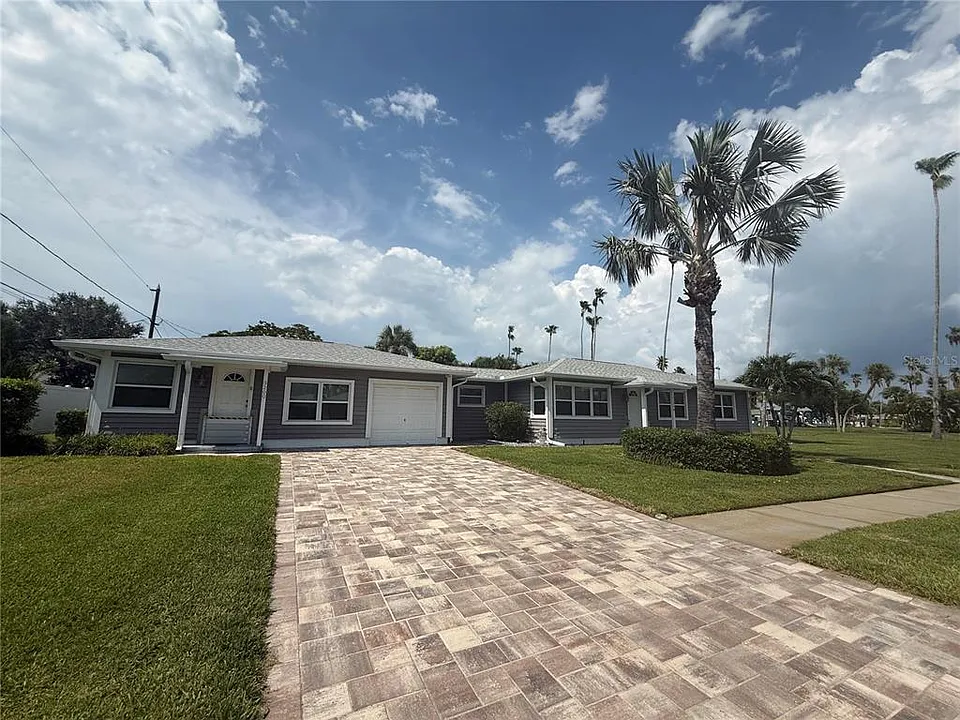 3200 W De Bazan Ave