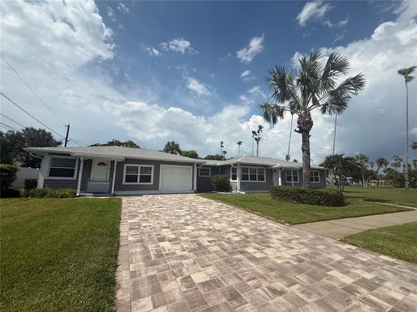 3200 W De Bazan Ave, Saint Pete Beach, FL 33706