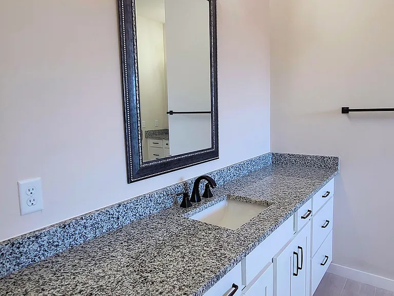9304 SW 35th St — Photo 23