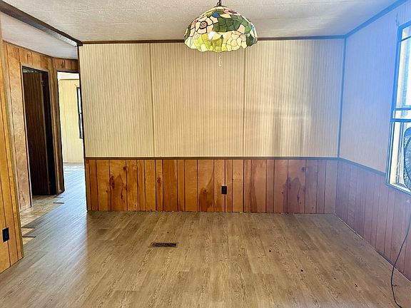 4th image of 266 Dartmoor Dr