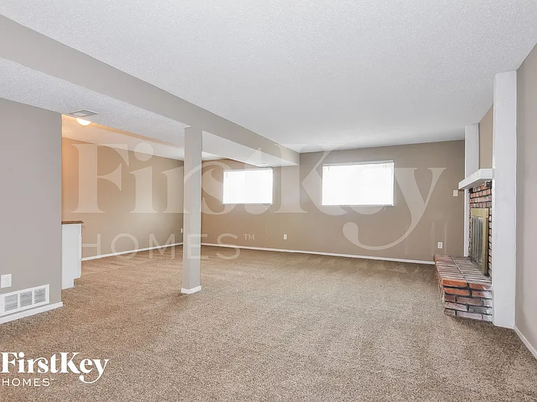 1 Berry Ct — Photo 7