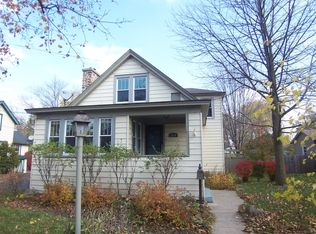 1006 Clay St, Woodstock, IL 60098