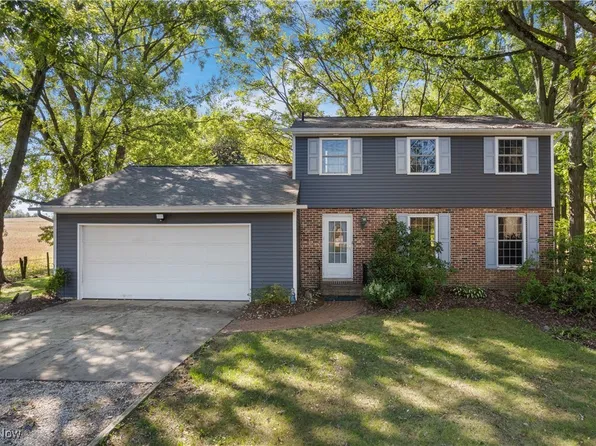 8801 Willingham Dr NW, Canal Fulton, OH 44614