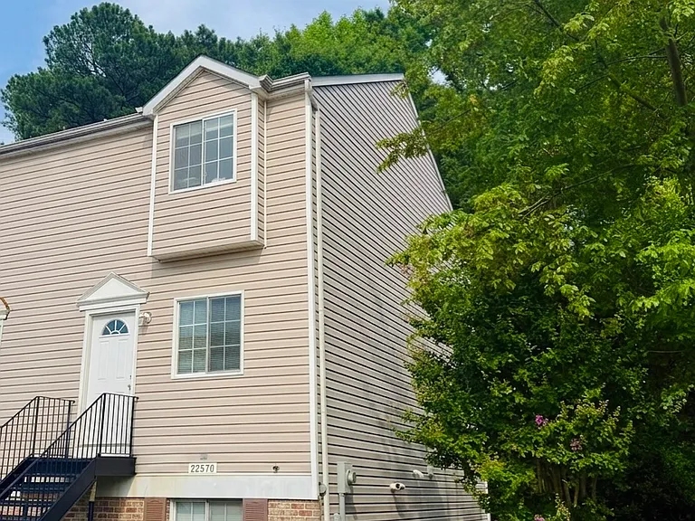 22570 Lower Kells Ln — Photo 1