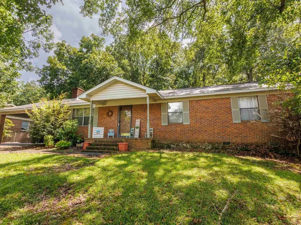 1405 Fairmont Rd, Sylacauga, AL 35150