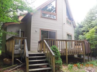 2651 Highview Dr, Tobyhanna, PA 18466