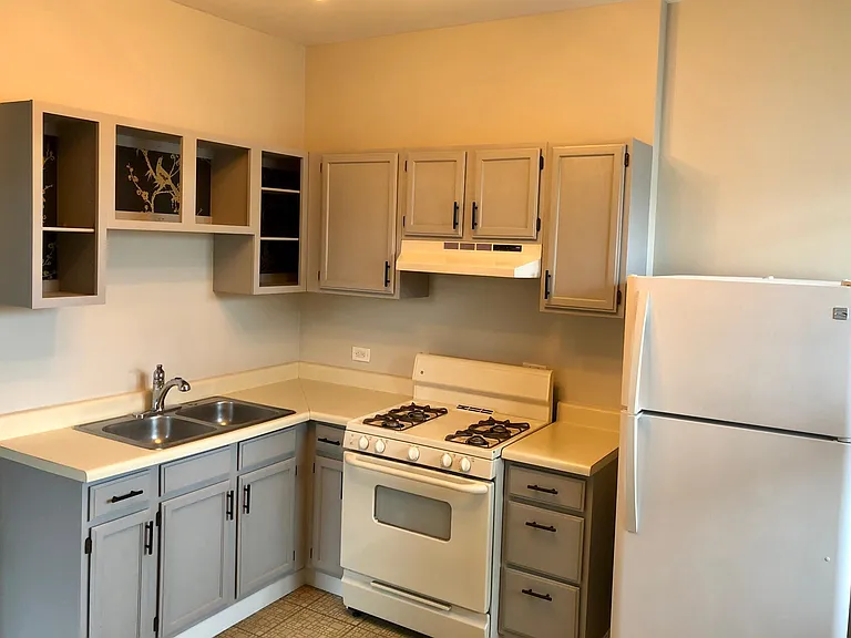 2162 N Bell Ave #2 — Photo 8