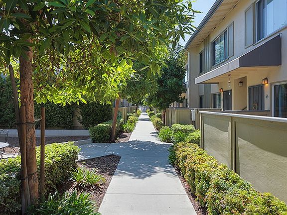 5th image of 502 Orange Ave APT 19