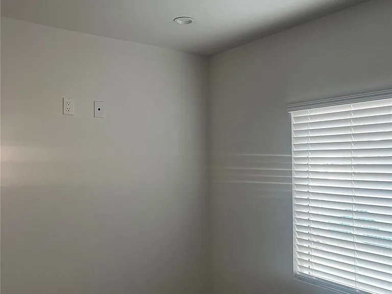 7239 Sterling Ave — Photo 6