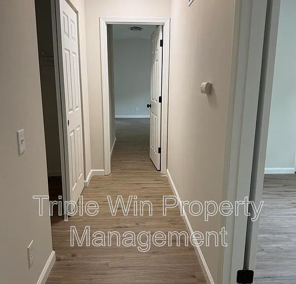 2245 Lindsay Ln — Photo 26