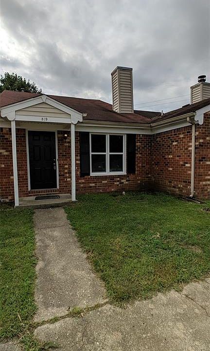 1st image of 819 Wickford Dr