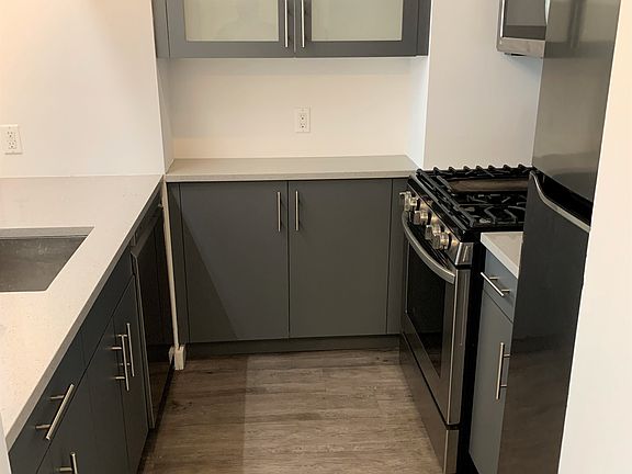 4th image of 11 Cooper St #5C