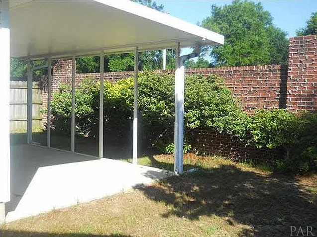 624 Eastwood Cir — Photo 12