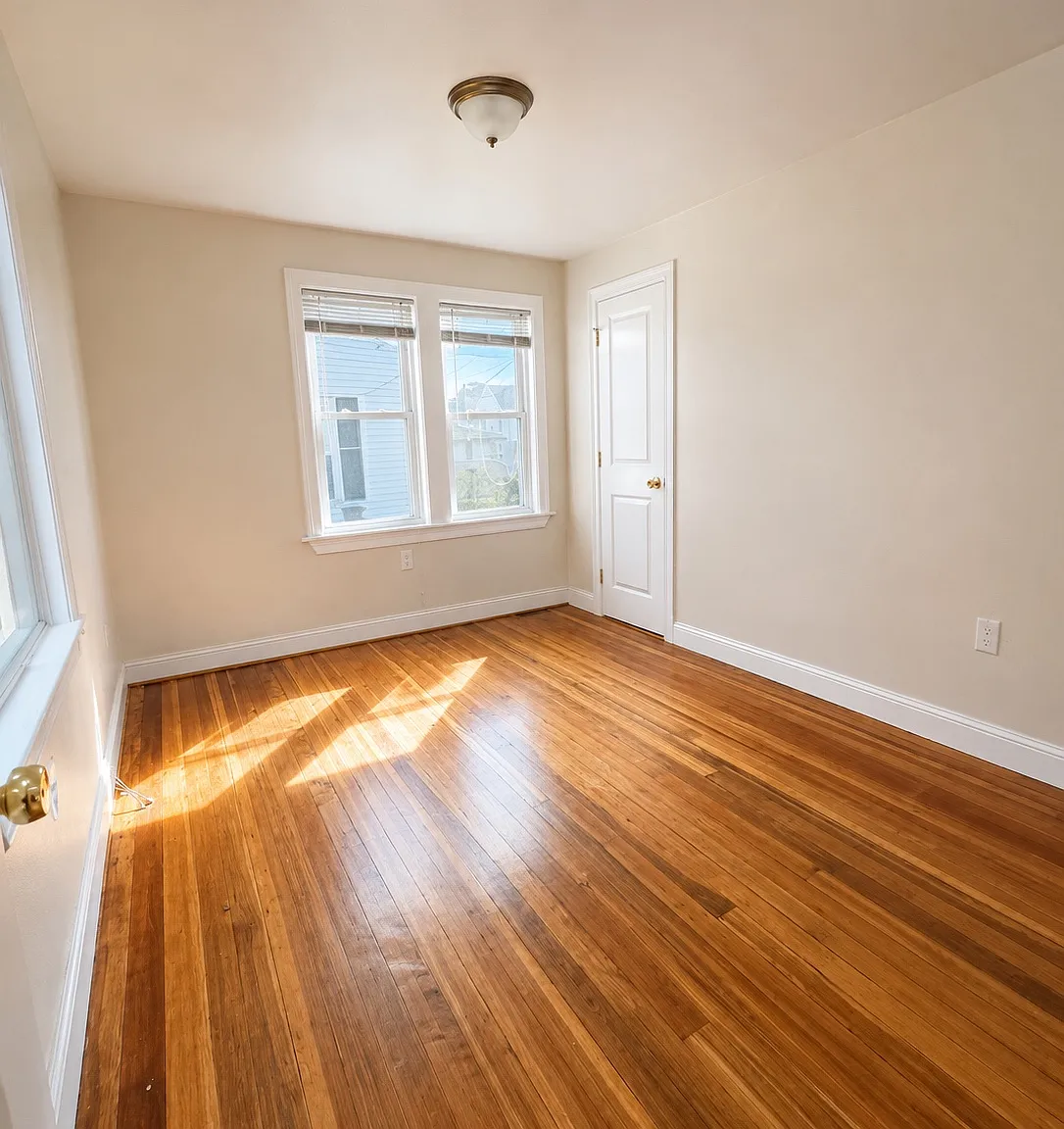3 bed, 800 sqft, $2,850 — Photo 2