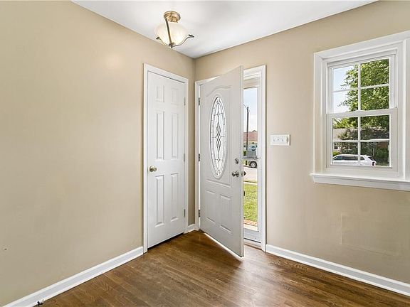 5th image of 303 Nancy Dr