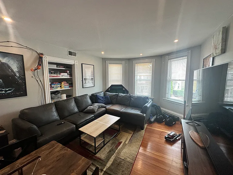 24 Pond St #2 — Photo 4