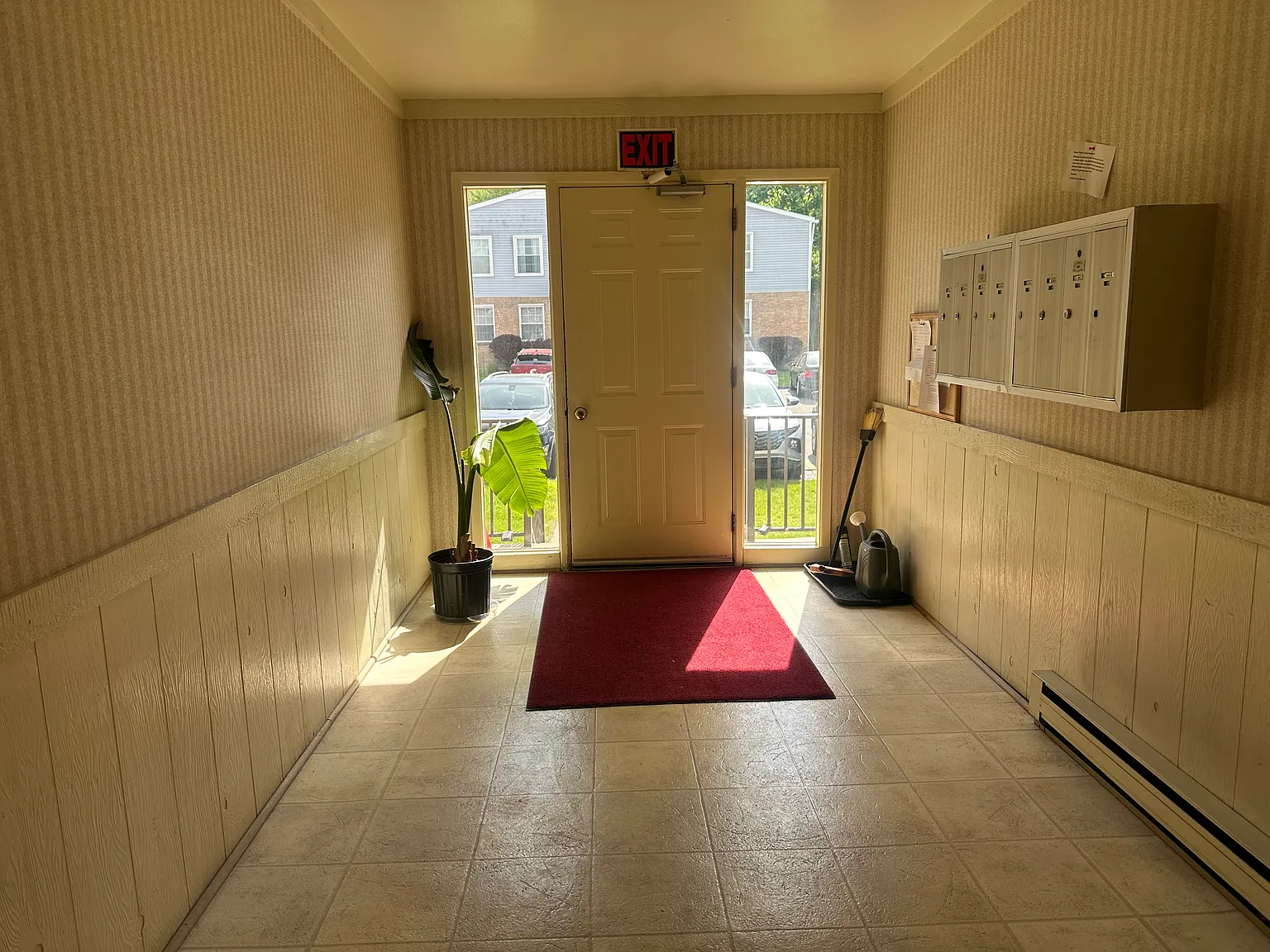 2 bed, 1.5 bath, 1091 sqft, $1,600 — Photo 3