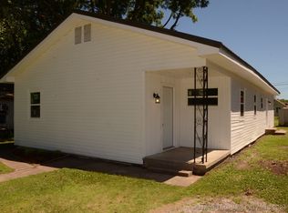 211 W Cedar Ave, Barnsdall, OK 74002
