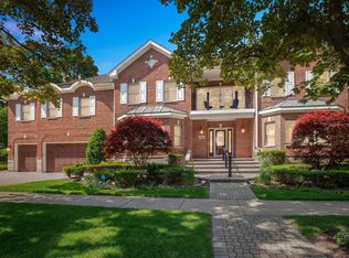 4100 Grove St, Skokie, IL 60076