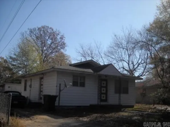 1301 N Moreland St, White Hall, AR 71602