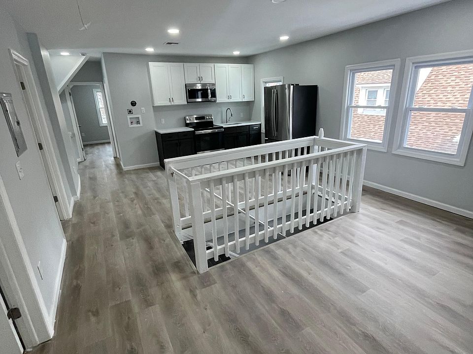 1st image of 171 S Burnett St APT 3
