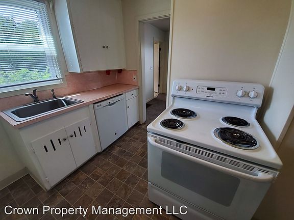 5th image of 1117 Long Ave