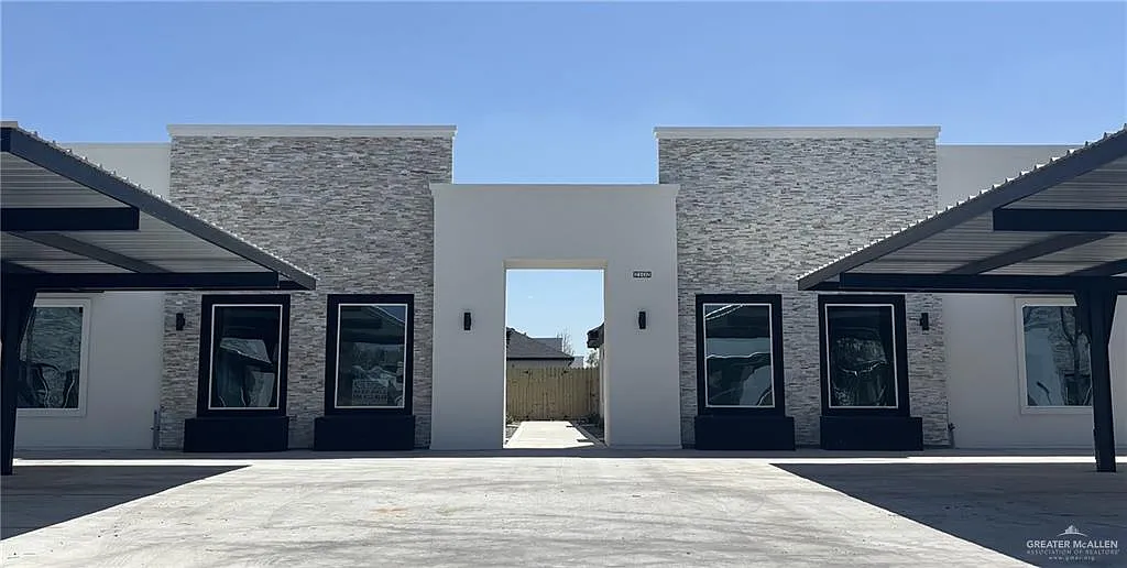 2102 Selena St — Photo 1