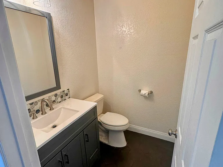 9903 Cedar St #4 — Photo 4