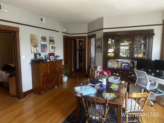 3rd image of 2035 N Sawyer Ave #2