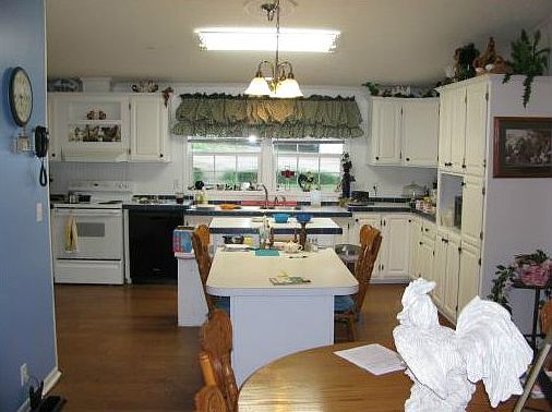 2nd image of 6499 Center Hill Rd