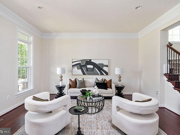 4th image of 73 Lupine Dr