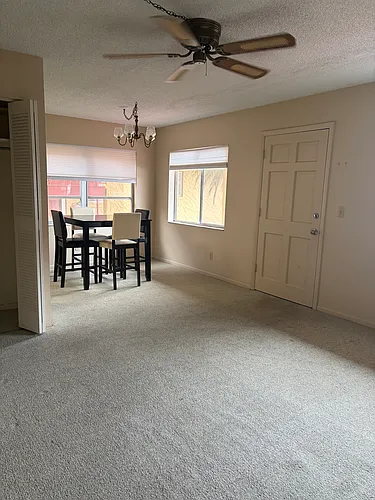 400 El Camino Dr Photo 1