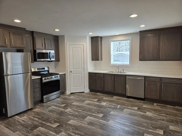 1133 Yeomans St #104, Ionia, MI 48846